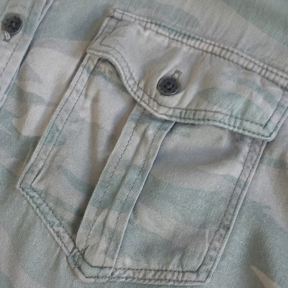 American Eagle Outfitters Green Camo Embroidered Button Down Long Sleeve Shirt S - Picture 8 of 13
